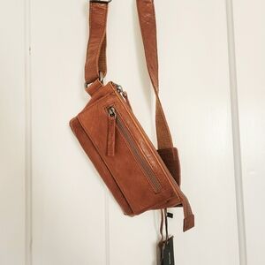 Sparks & Sparrow Crossover Fanny Pack Leather NEW